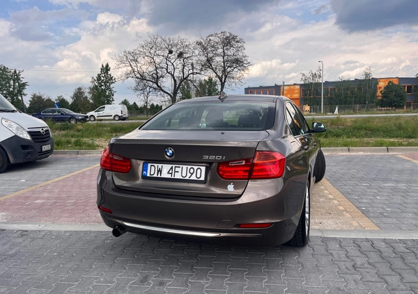 BMW Seria 3 cena 38000 przebieg: 254000, rok produkcji 2012 z Siechnice małe 106